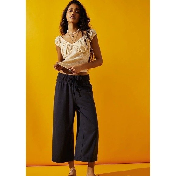 NEW Free People Beach Essential Gaucho Womens Pants Celestial Indigo Navy Medium - Picture 2 of 6